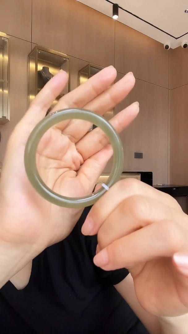 和田玉手镯未镶嵌可**迪初映镯54