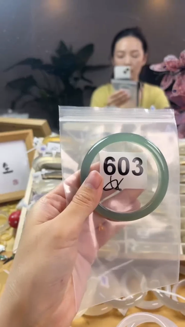 玛瑙/玉髓手镯未镶嵌603