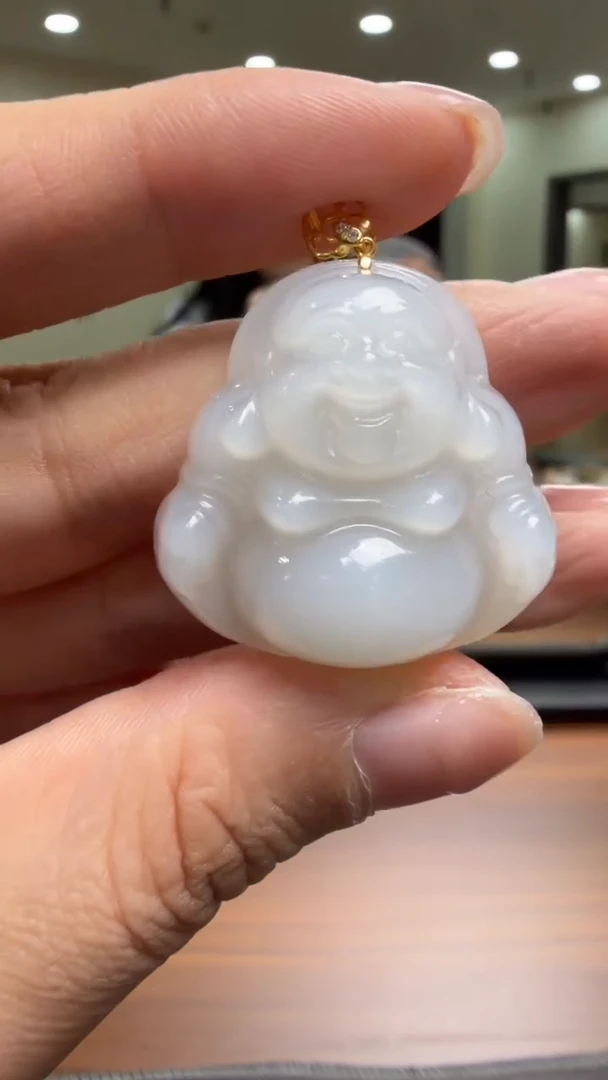 颈饰18K金镶嵌和田玉挂件