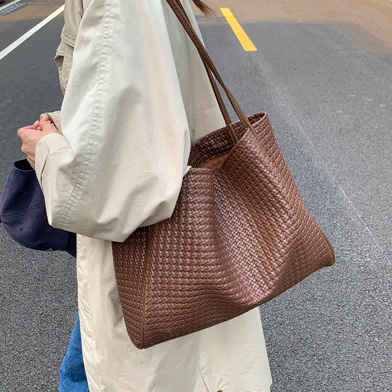 复古编织包包女秋冬2025新款潮时尚高级感托特包大容量单肩通勤包