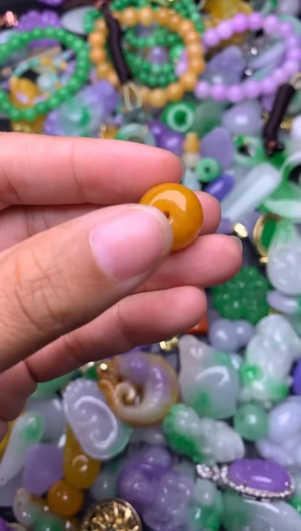 颈饰未镶嵌翡翠缅甸翡翠吊坠