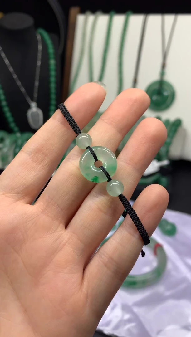 未镶嵌手绳石英质玉（非洲翠）甜甜圈手绳