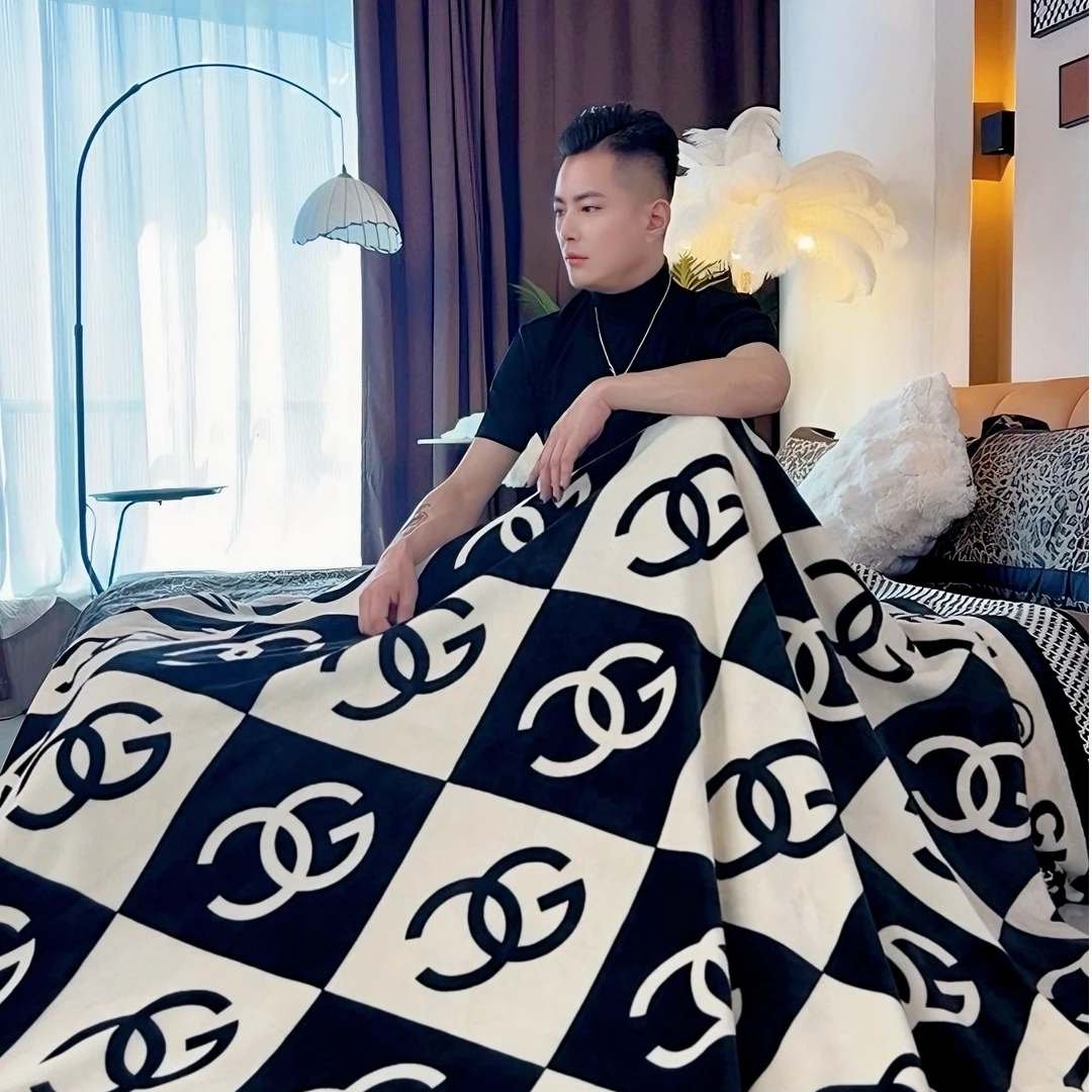 2025秋冬款高奢超细单牛奶绒休闲毛毯盖毯午睡毯【香香棋盘格】