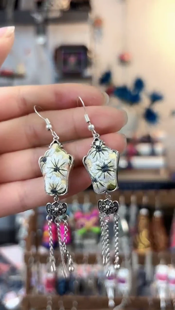 织绣彩云南阁非遗老绣饰品339