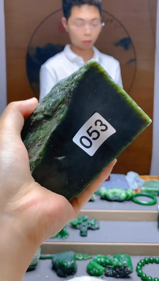 和田玉（碧玉）未镶嵌珠宝半成品1