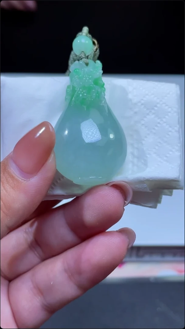 定制翡翠未镶嵌挂件