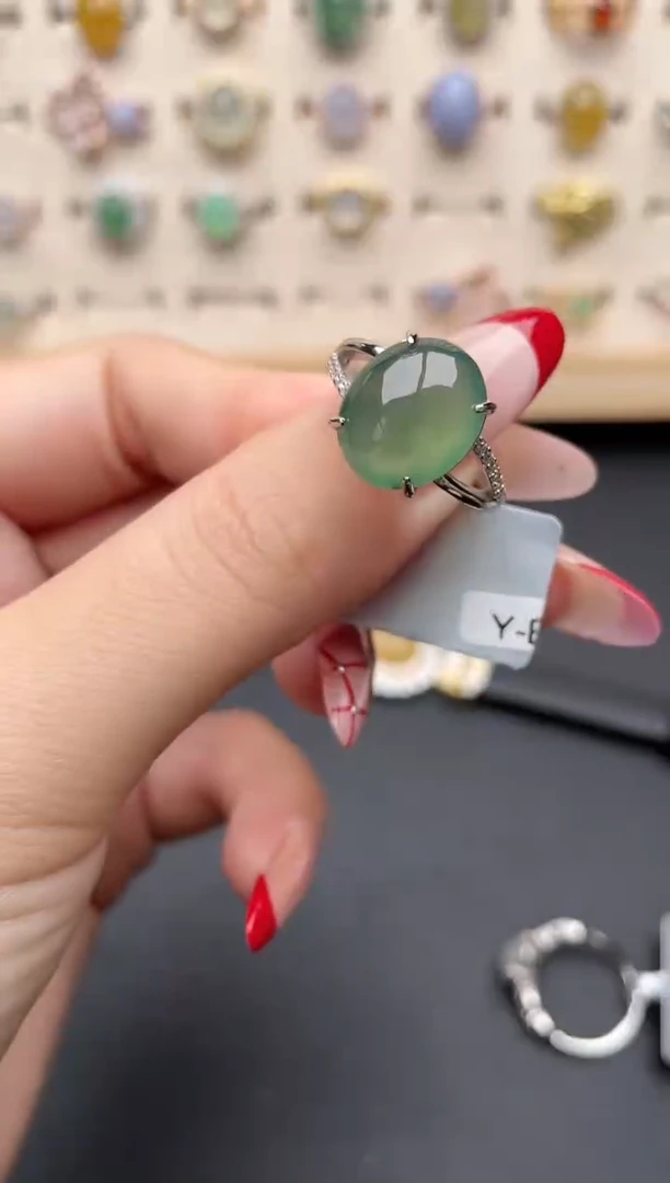 【闪购商品】翡翠戒指银S925镶嵌一物一证一礼盒