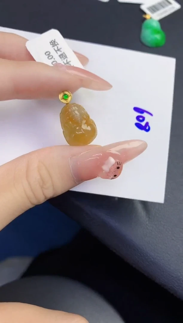 颈饰18K金镶嵌翡翠缅甸天然翡翠A货