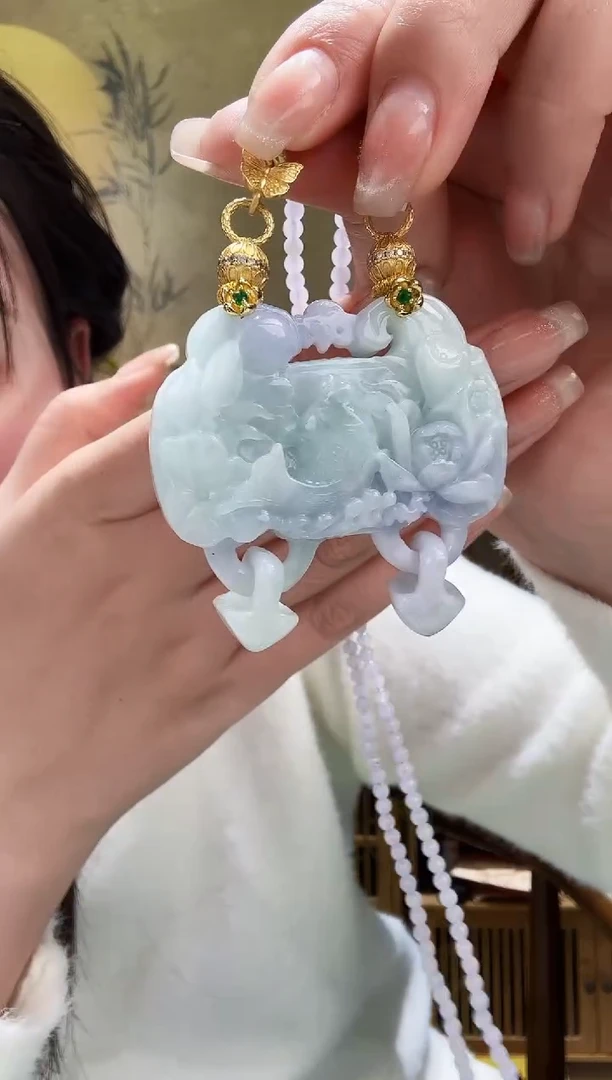 颈饰未镶嵌翡翠吊坠