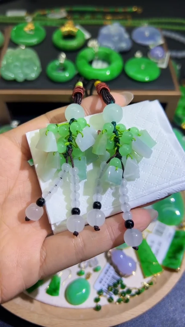 【闪购商品】翡翠挂件未镶嵌Q缅料A货翡翠/多样性发货/一件