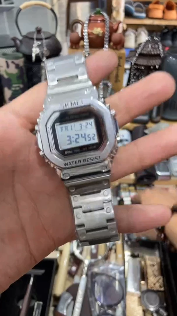 瓷片闪购商品  如图所示