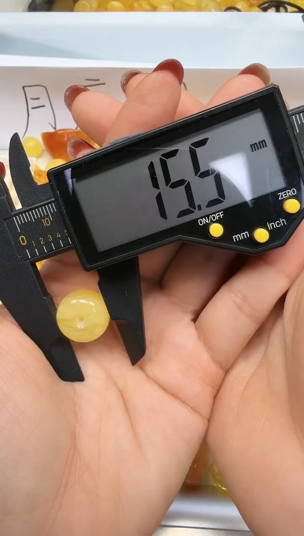 裸石琥珀未镶嵌如图