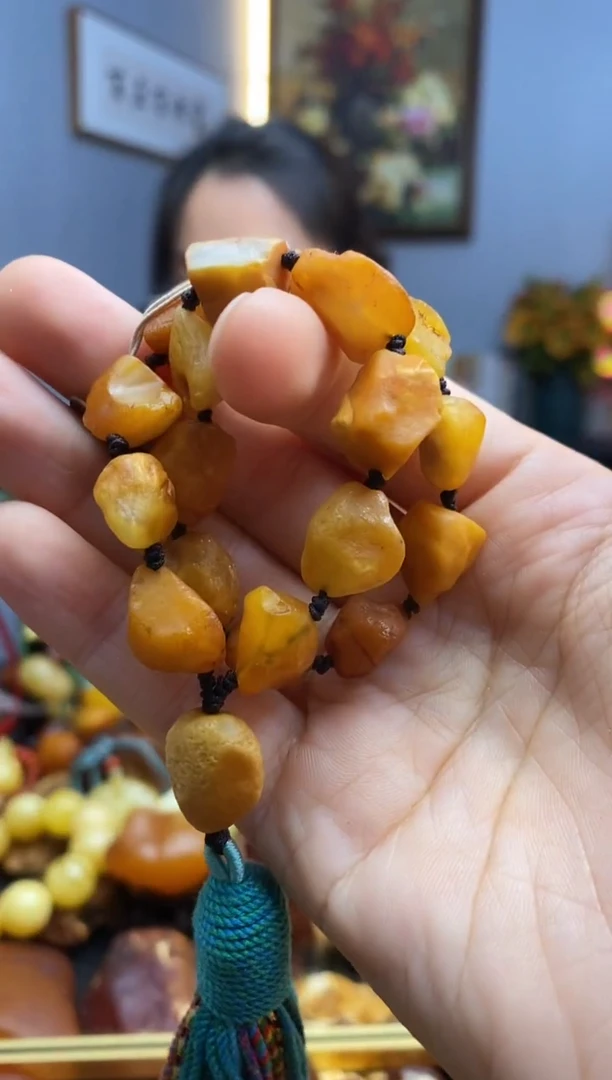 未镶嵌琥珀手串手持