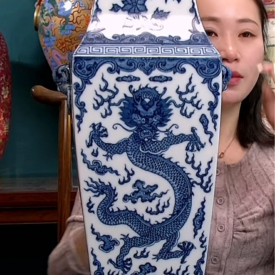 青花龙凤呈祥四方瓶