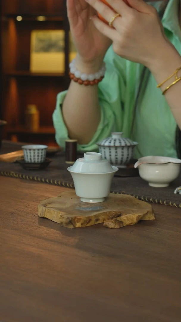素胎盖碗.......