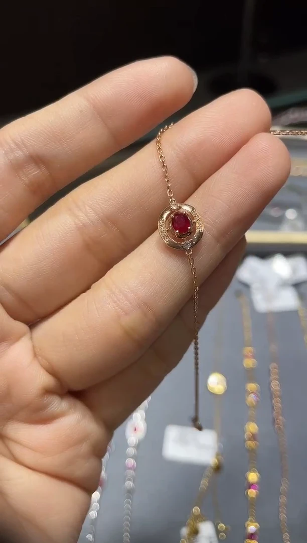 18K金镶嵌手链红宝石1