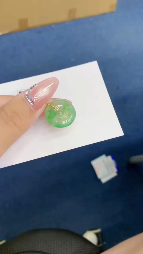 翡翠18K金镶嵌吊坠(不含链)1