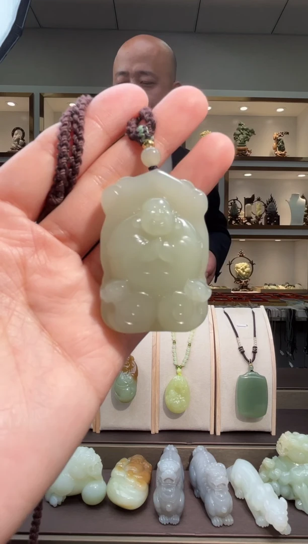 颈饰未镶嵌和田玉苏