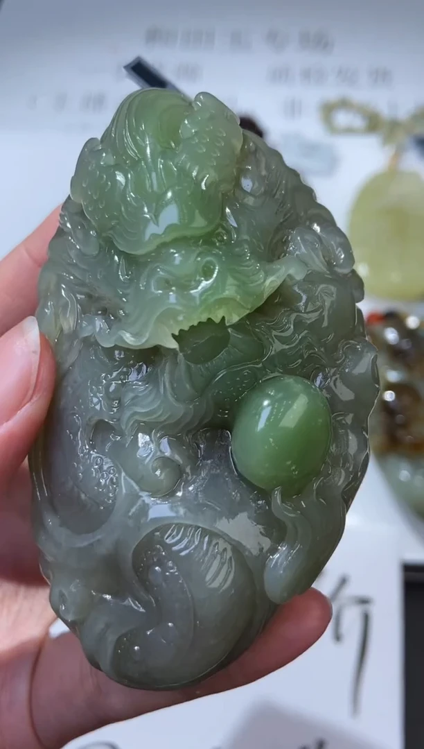 未镶嵌和田玉挂件379429  多人