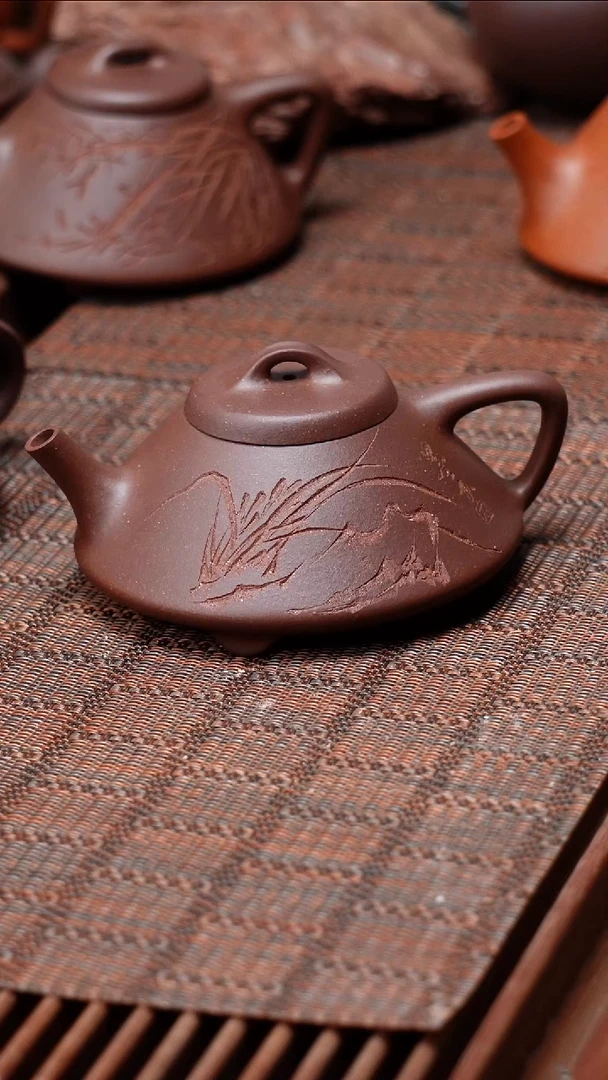 茶壶紫砂傲**下合瓢台西特练紫泥兰花刻绘