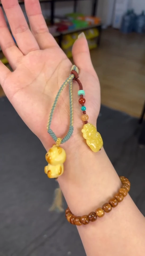 【闪购商品】蜜蜡手链未镶嵌  蜜蜡熊项链