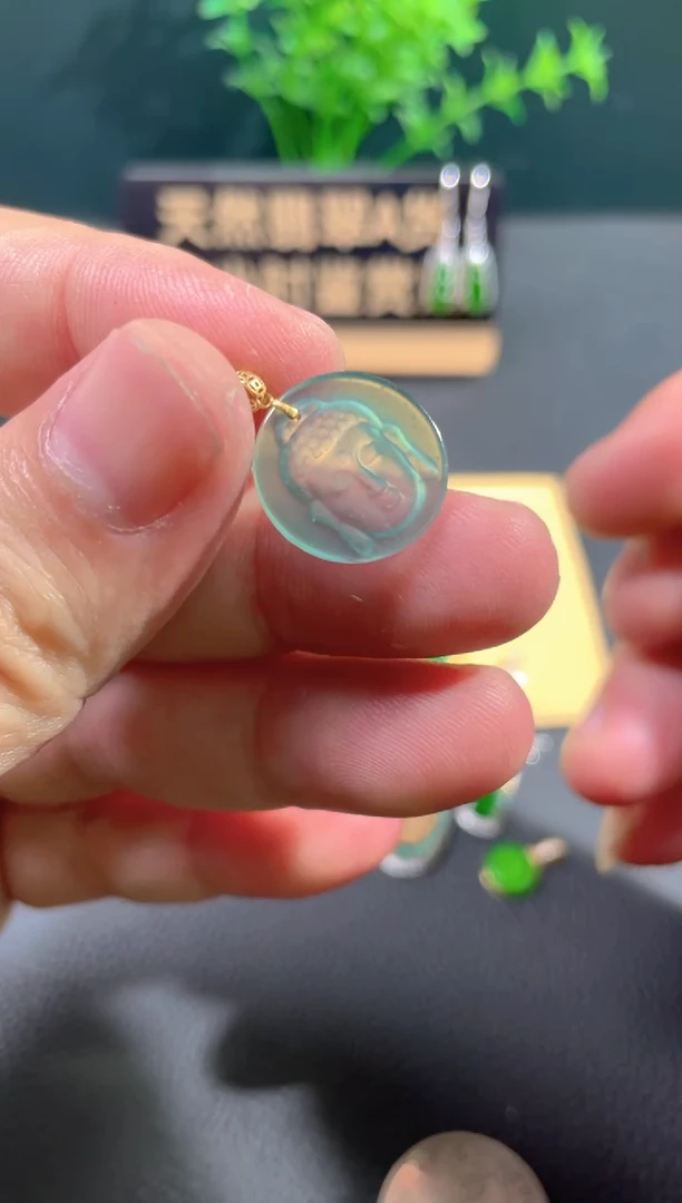 【闪购商品】翡翠颈饰18K金镶嵌翡翠