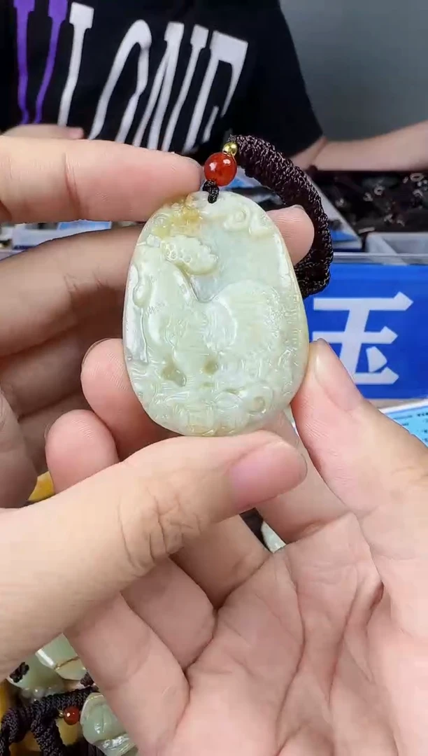 和田玉未镶嵌颈饰1