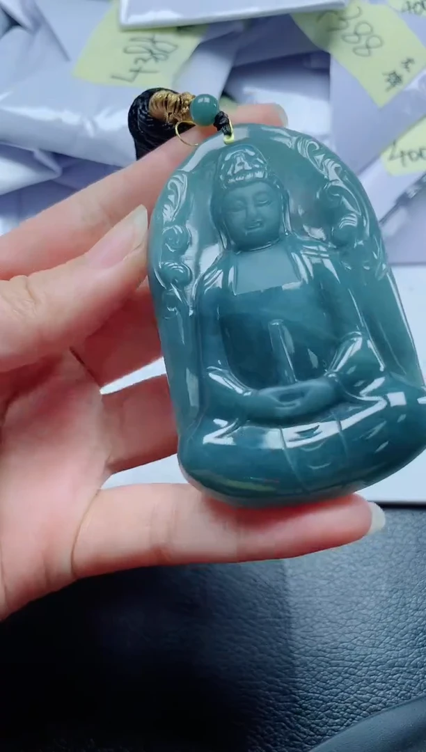 翡翠未镶嵌颈饰