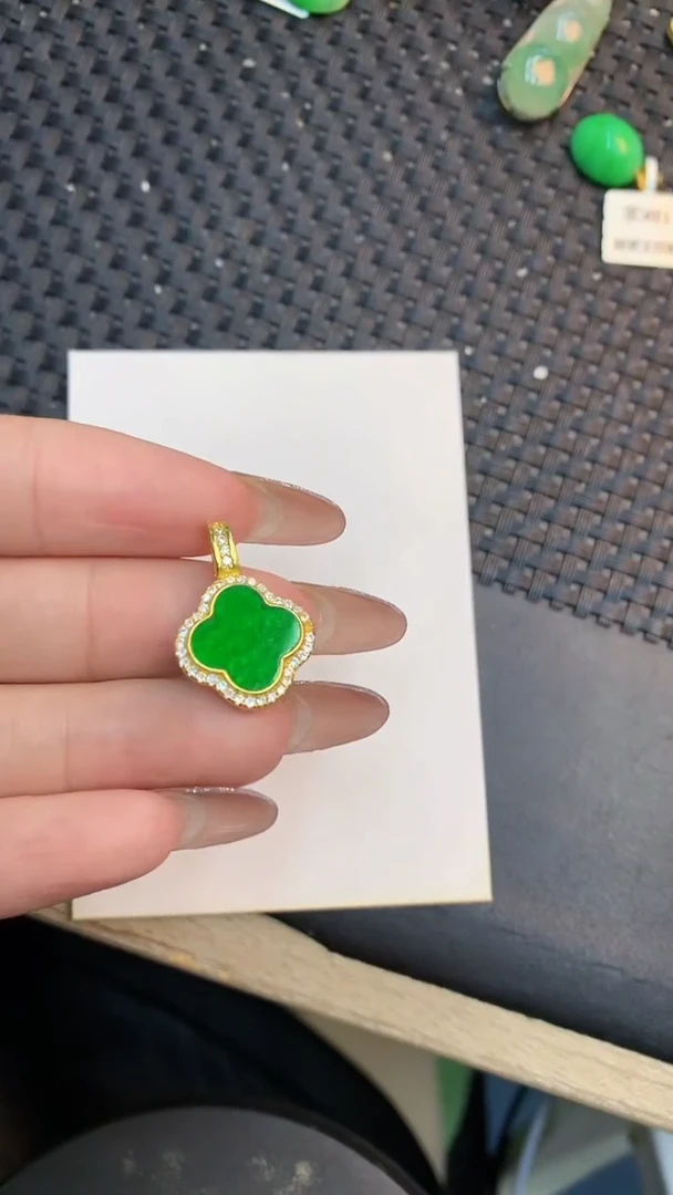 颈饰未镶嵌翡翠1