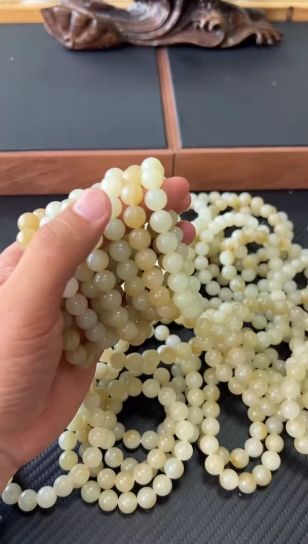 手串未镶嵌和田玉且末微色差金山多样性发货拍一发一卡10LmJPH