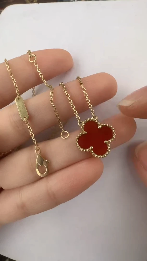 【闪购商品】玛瑙/玉髓项链18K金镶嵌单花项链