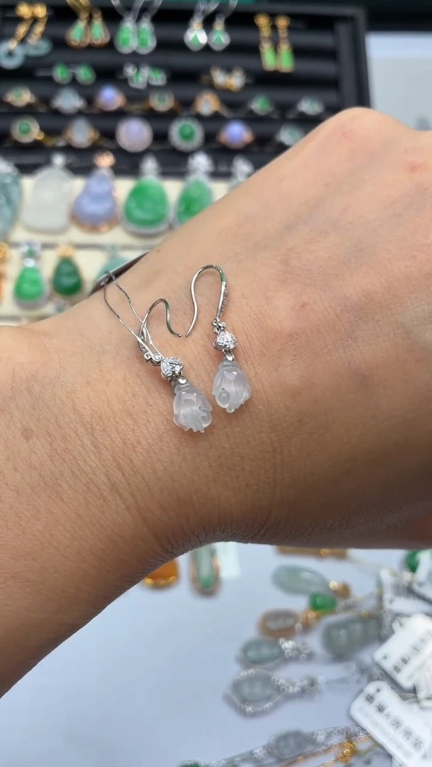 颈饰18K金镶嵌翡翠天然翡翠A货