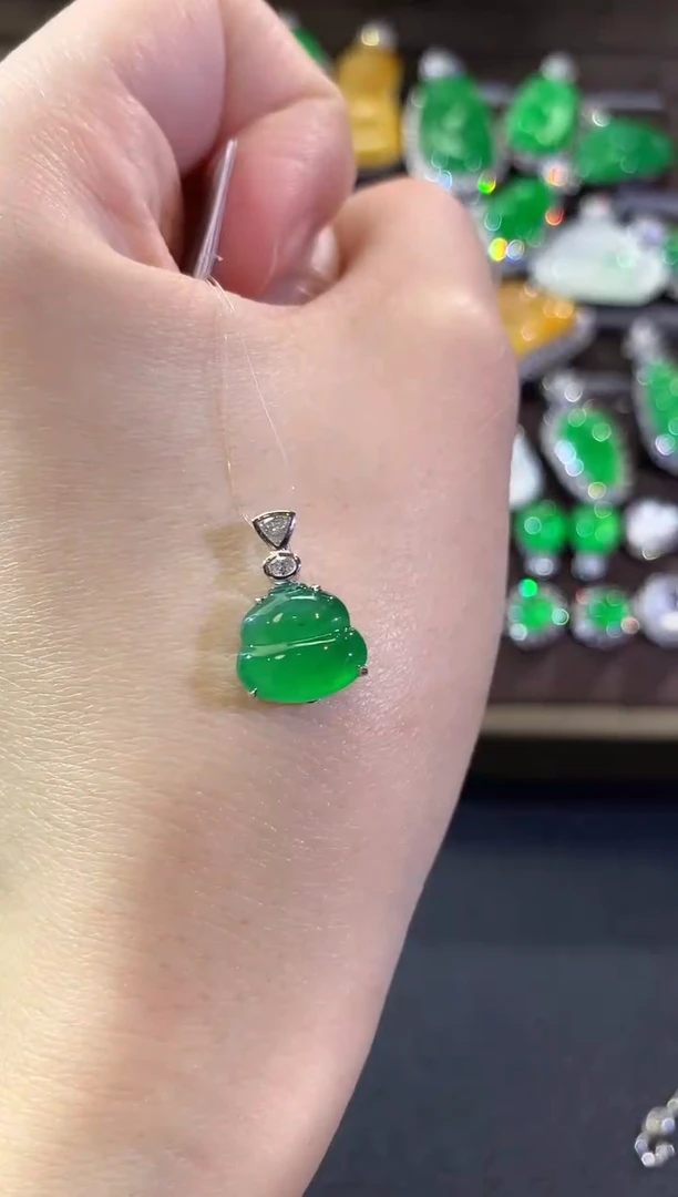 吊坠(不含链)18K金镶嵌翡翠冬日珠宝Q37