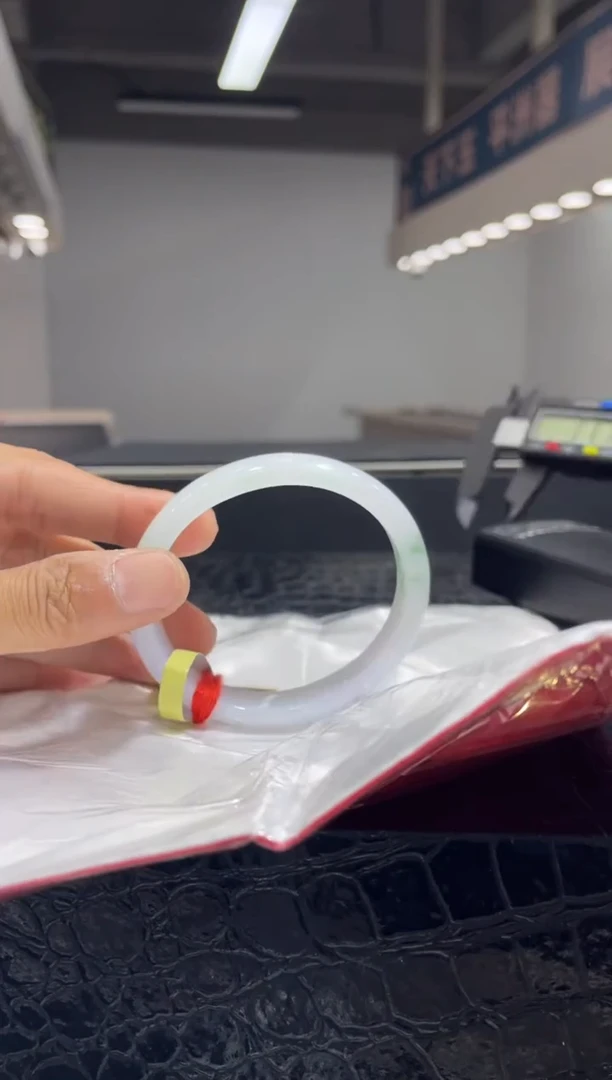 未镶嵌手镯（贵妃镯）翡翠7