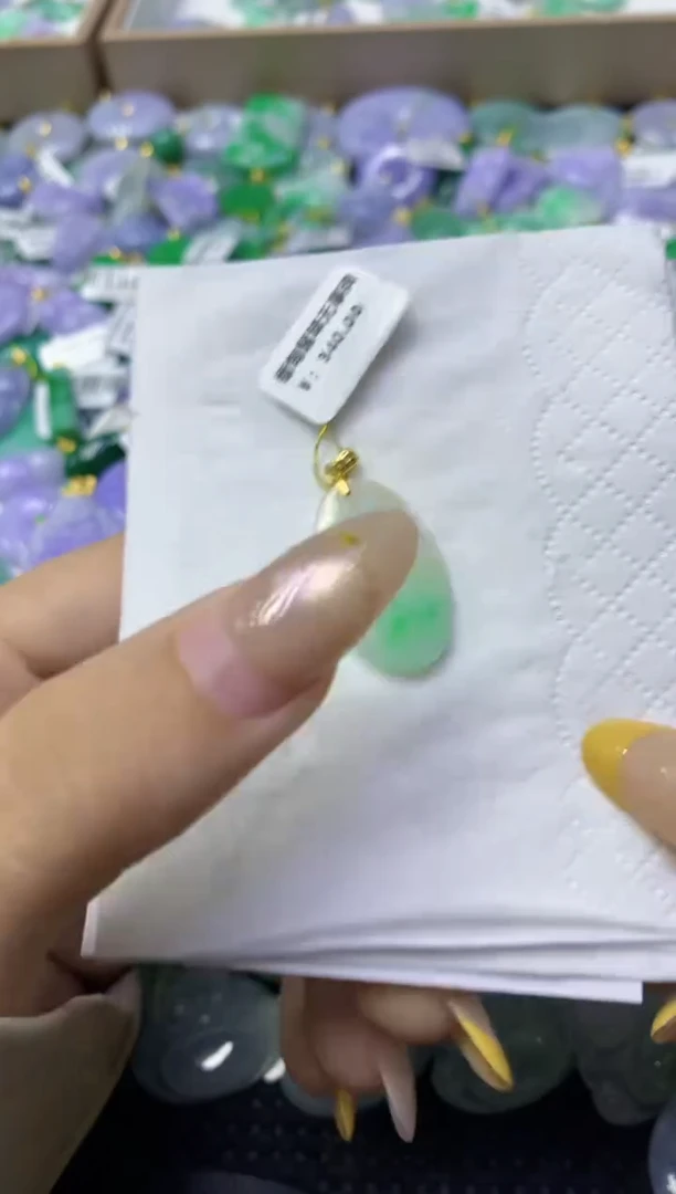 颈饰未镶嵌翡翠天然缅甸翡翠A货