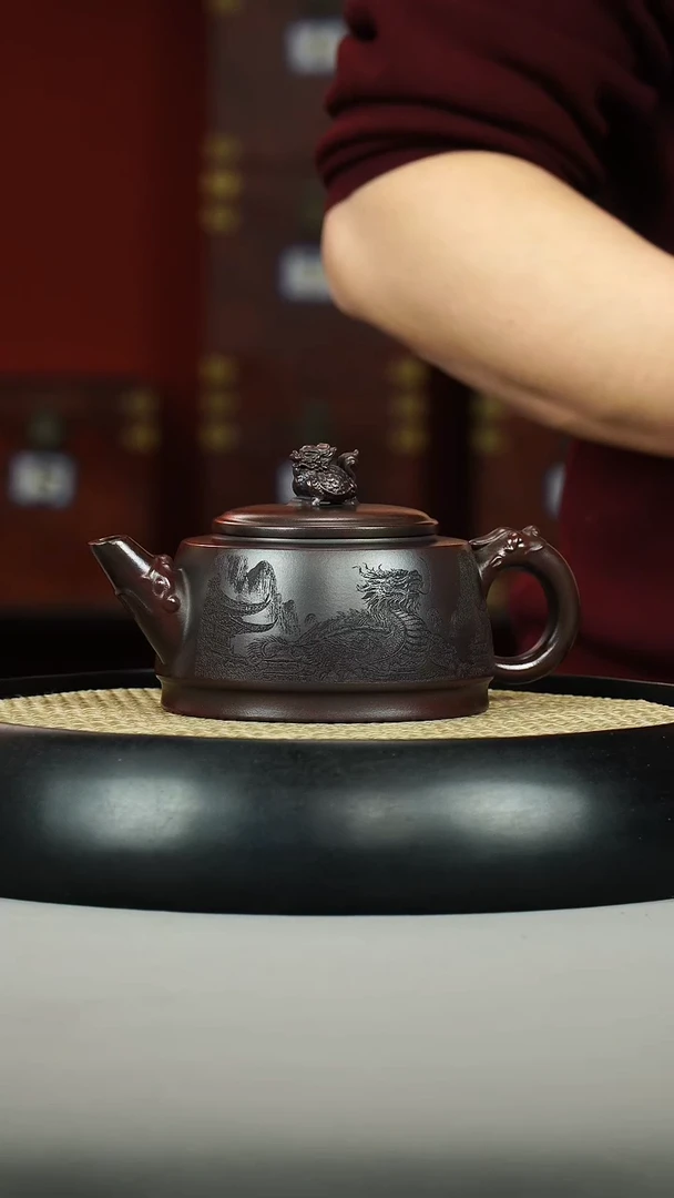 茶壶紫砂古乌泥 龙尊 刻绘龙龟