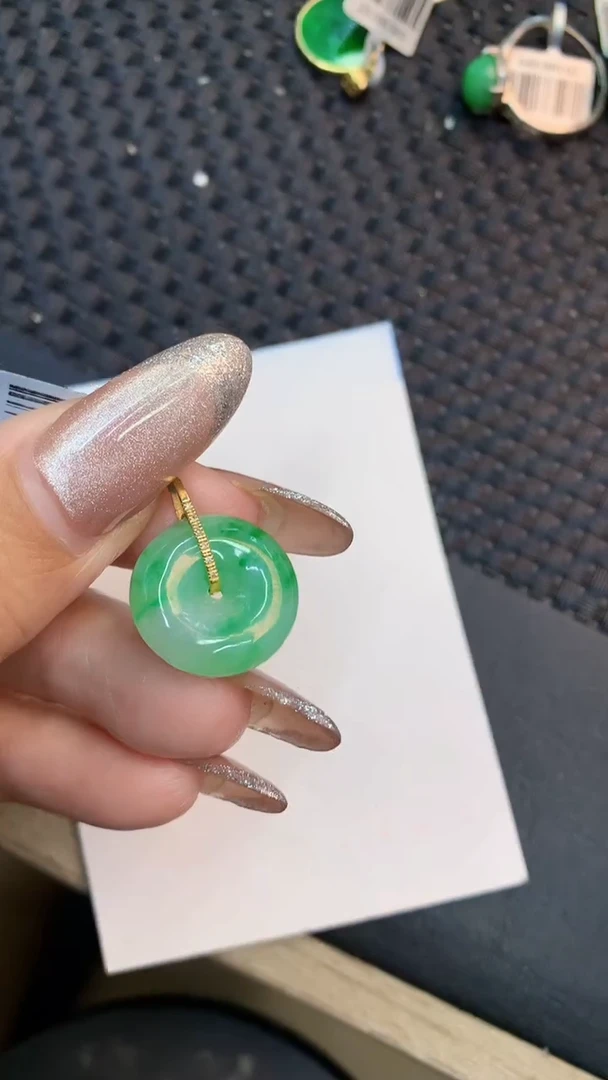 颈饰18K金镶嵌翡翠1