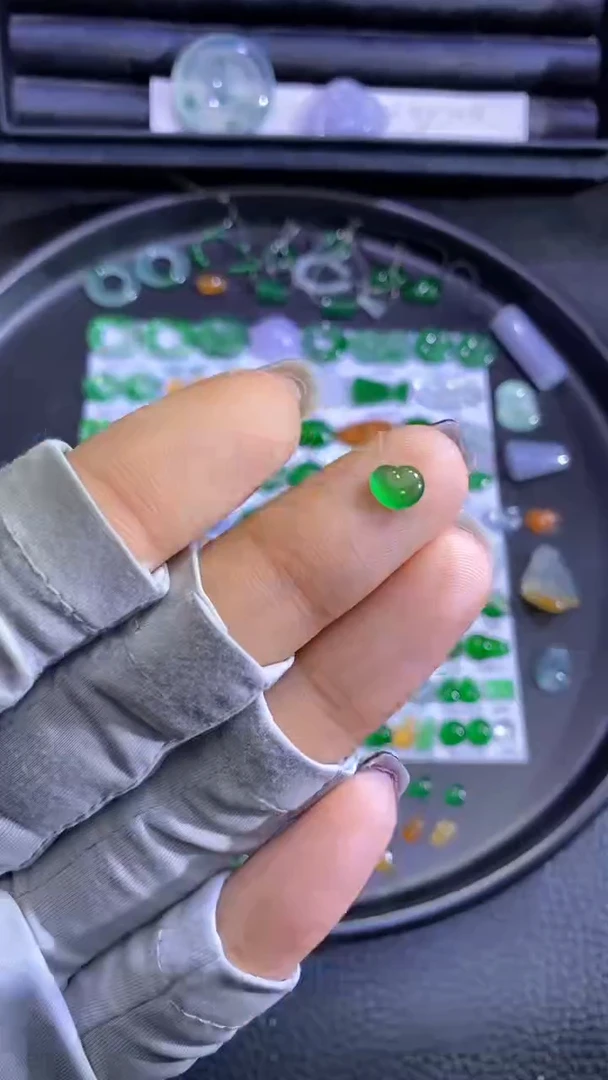 未镶嵌挂件翡翠爱心