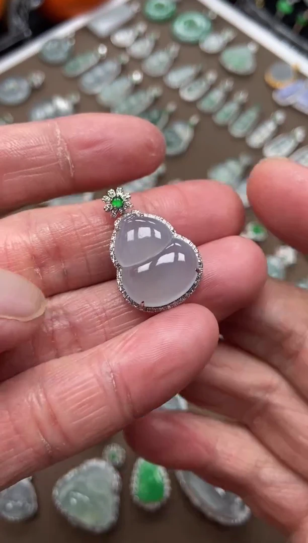 【闪购商品】翡翠吊坠(不含链)18K金镶嵌葫芦