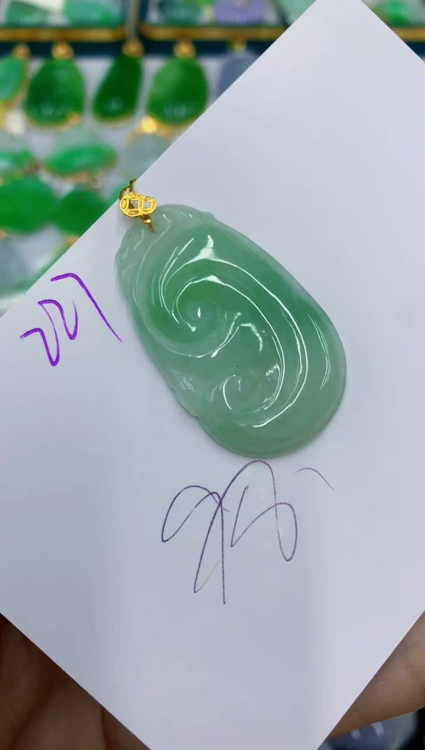 翡翠18K金镶嵌颈饰1111111111