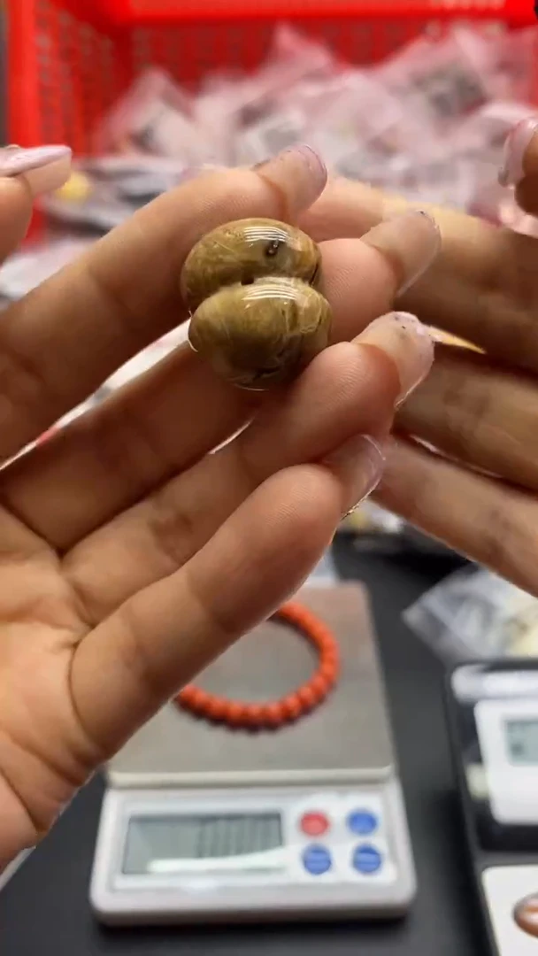 琥珀未镶嵌珠宝奇石108