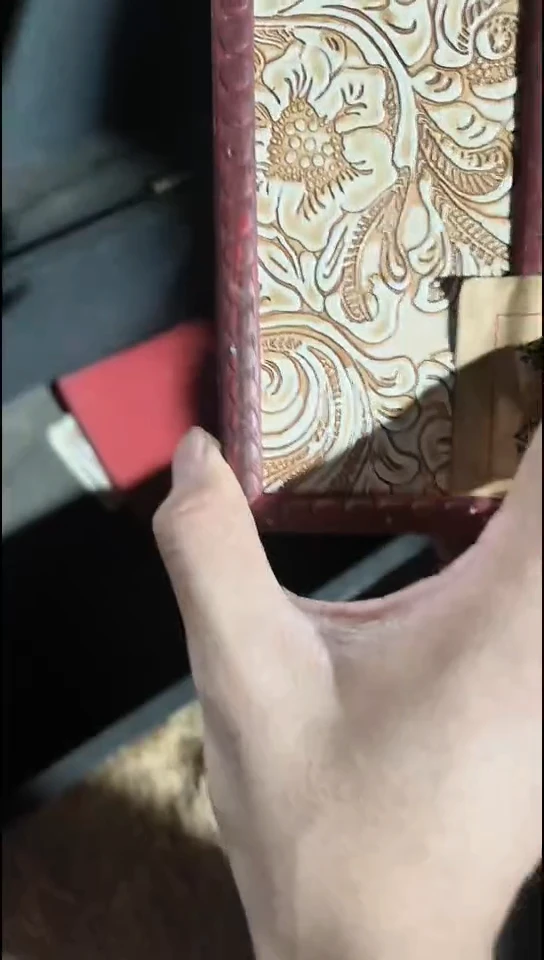 香榧木（1个纹路红色小盒子）