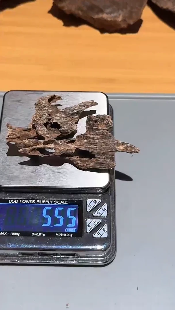 【闪购商品】沉香手把件海南料5.5g（形状随机）