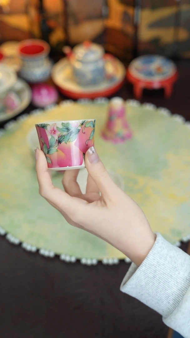 景德镇手工手绘雅圣粉彩直口杯