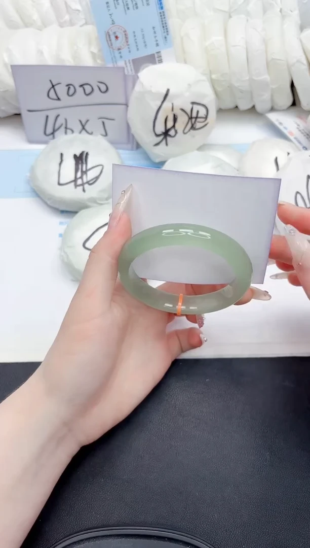 石英质玉手镯未镶嵌81-58