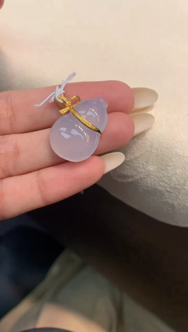 颈饰18K金镶嵌翡翠1