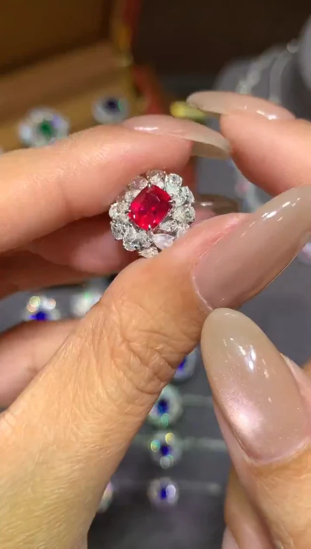 18K金镶嵌戒指红宝石1.14ct