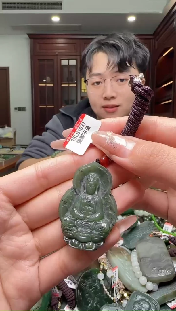 颈饰未镶嵌和田玉多样性发一