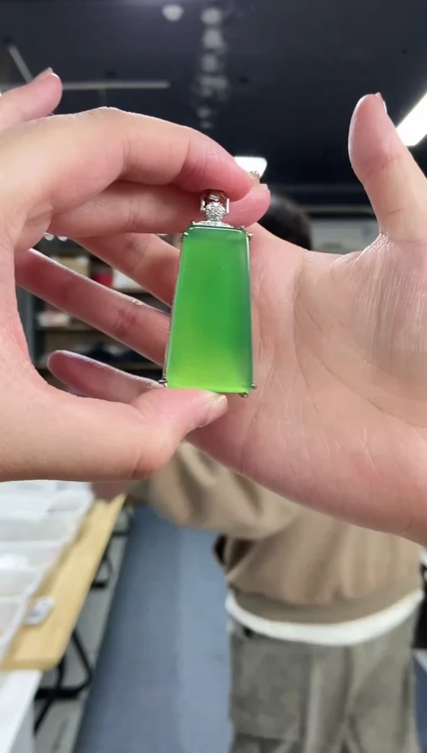 【闪购商品】玛瑙/玉髓吊坠未镶嵌多样性发其一颜色微差