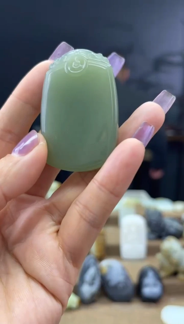 颈饰未镶嵌和田玉1